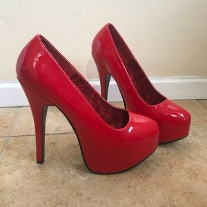 Red Pumps